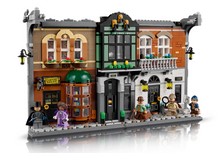 Load image into Gallery viewer, Sherlock Holmes: Book Nook - LEGO® Icons