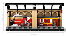 Load image into Gallery viewer, Book Nook: Hogwarts™ Express - LEGO® Harry Potter™