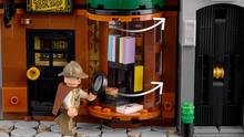 Load image into Gallery viewer, Sherlock Holmes: Book Nook - LEGO® Icons
