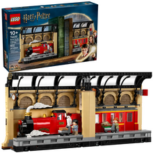 Load image into Gallery viewer, Book Nook: Hogwarts™ Express - LEGO® Harry Potter™