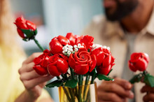 Load image into Gallery viewer, Bouquet of Roses - LEGO® Icons