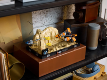 Load image into Gallery viewer, Star Wars™ Mos Espa Podrace™ Diorama