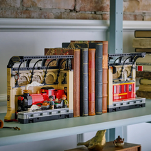 Load image into Gallery viewer, Book Nook: Hogwarts™ Express - LEGO® Harry Potter™