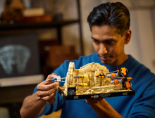 Load image into Gallery viewer, Star Wars™ Mos Espa Podrace™ Diorama