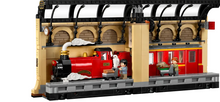 Load image into Gallery viewer, Book Nook: Hogwarts™ Express - LEGO® Harry Potter™