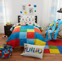 Load image into Gallery viewer, LEGOLAND® EXCLUSIVE! LEGO® Life Minifigure Throw
