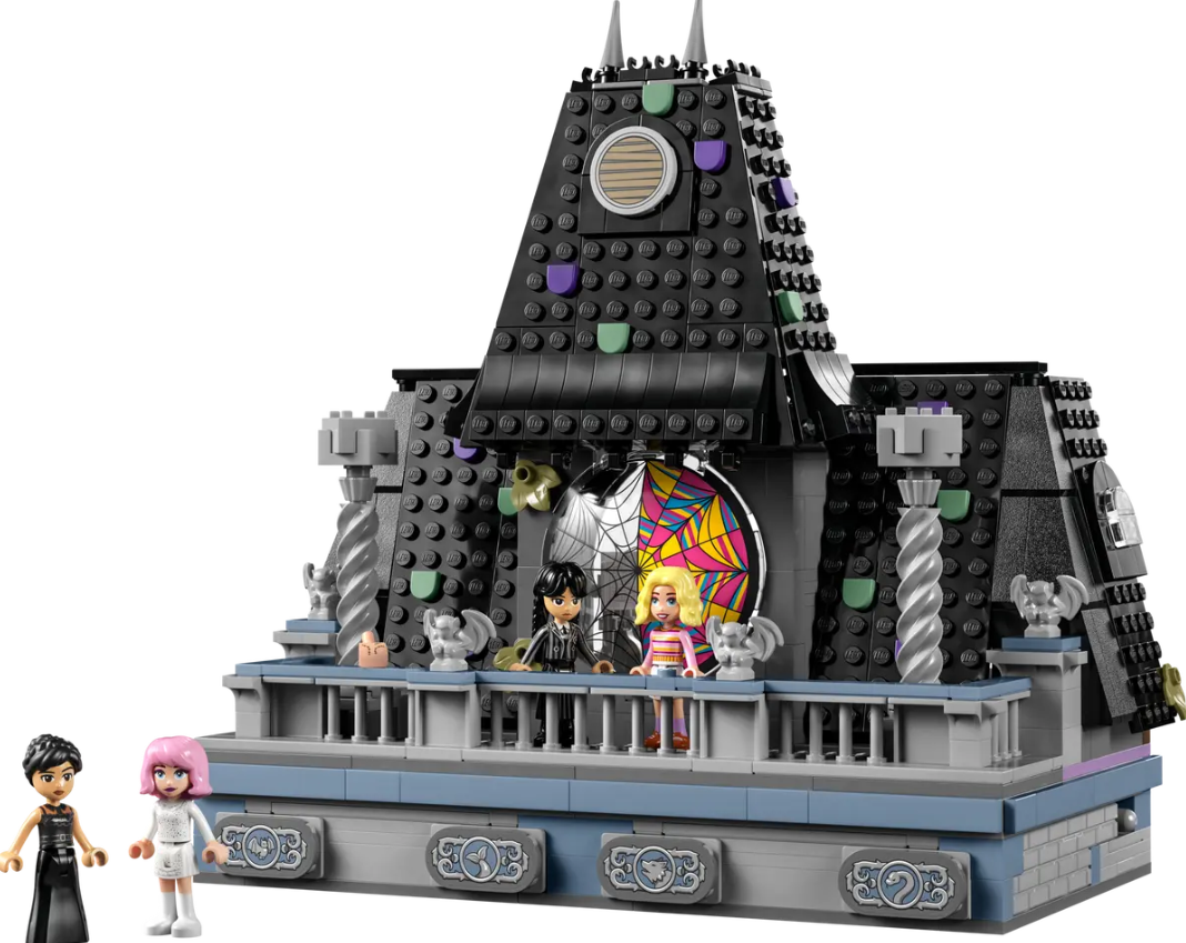 Wednesday & Enid's Dorm Room – LEGOLAND® California Resort Online Shop